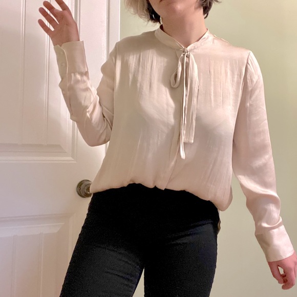 BANANA REPUBLIC Satin Long Sleeve (size M) - Picture 1 of 10